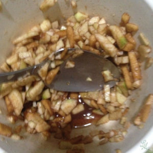 apple-caramel-mini-pie-puffs-3